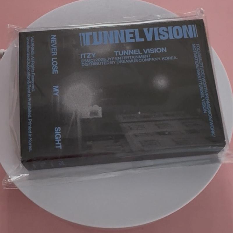 Itzy - Tunnel Version Albums